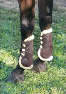 TENDON BOOT SHEEPSKIN LINED WITH STUD